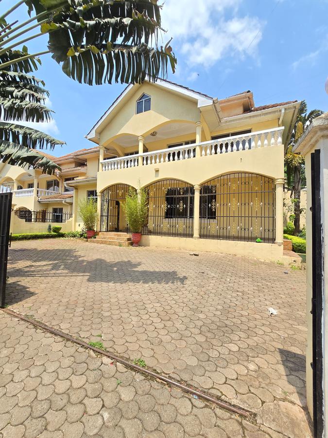 4 Bed Townhouse with En Suite at Chalbi Drive - 1