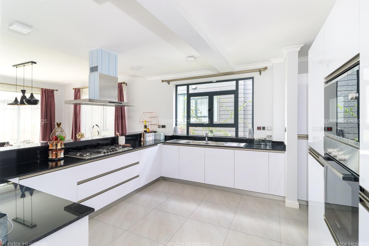 4 Bed Villa with En Suite in Runda - 4