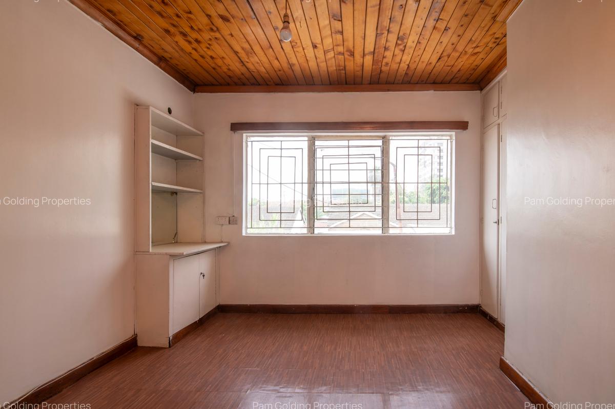 4 Bed Townhouse at Golden Gate - 12