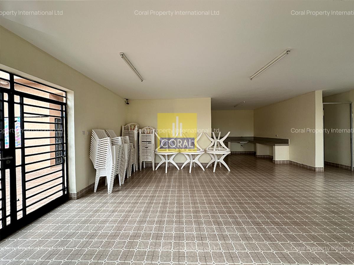 4 Bed Apartment in Parklands - 16