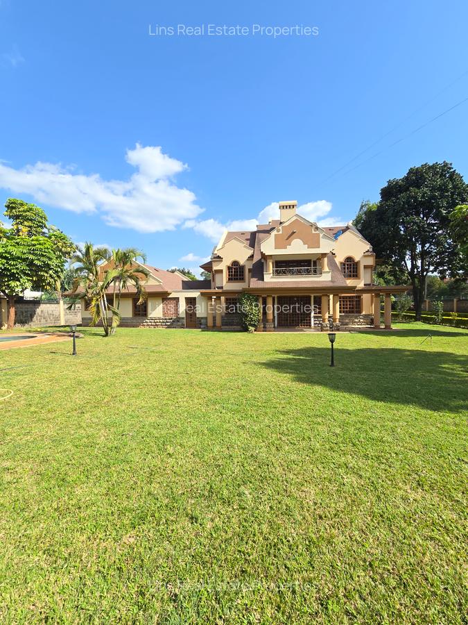 5 Bed House with En Suite in Runda - 1