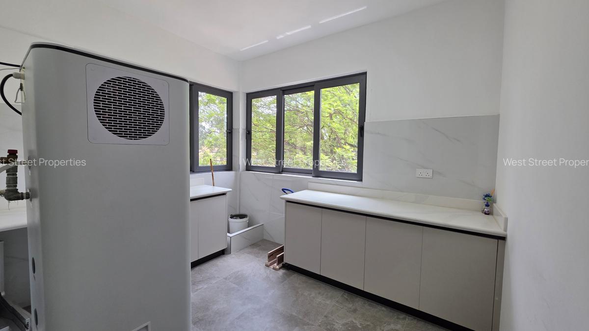 2 Bed Apartment with En Suite at Westlands - 8