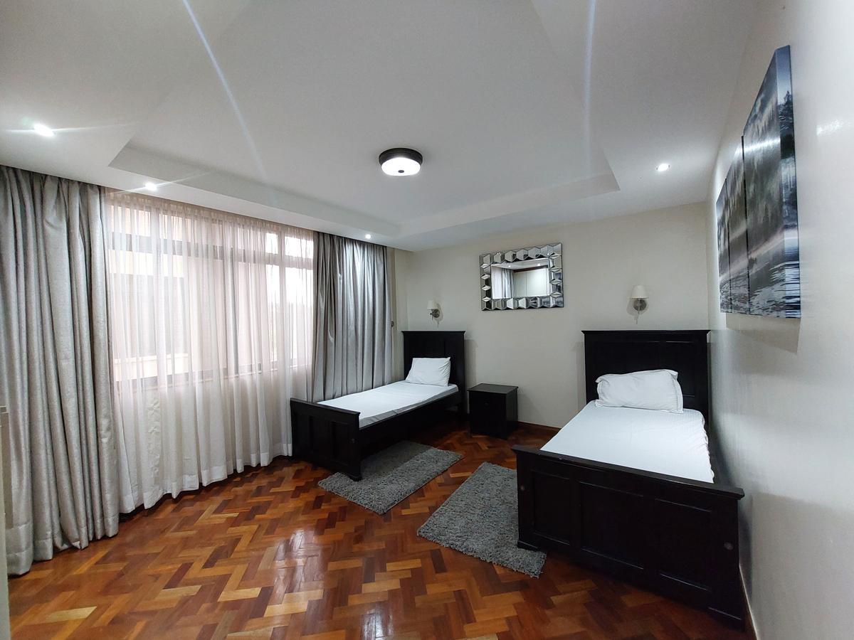 3 Bed Apartment with En Suite at Riverside Drive - 14