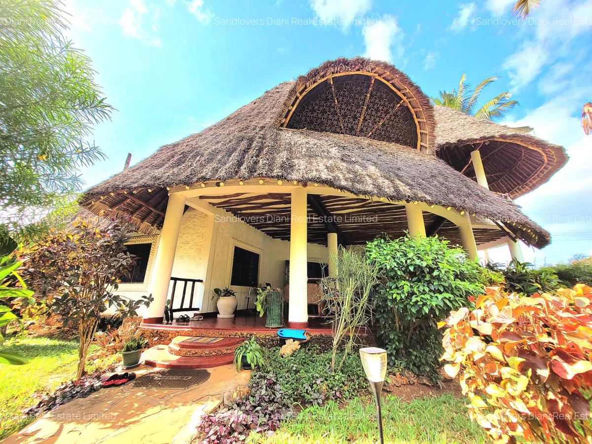 2 Bed Villa with En Suite in Diani - 1