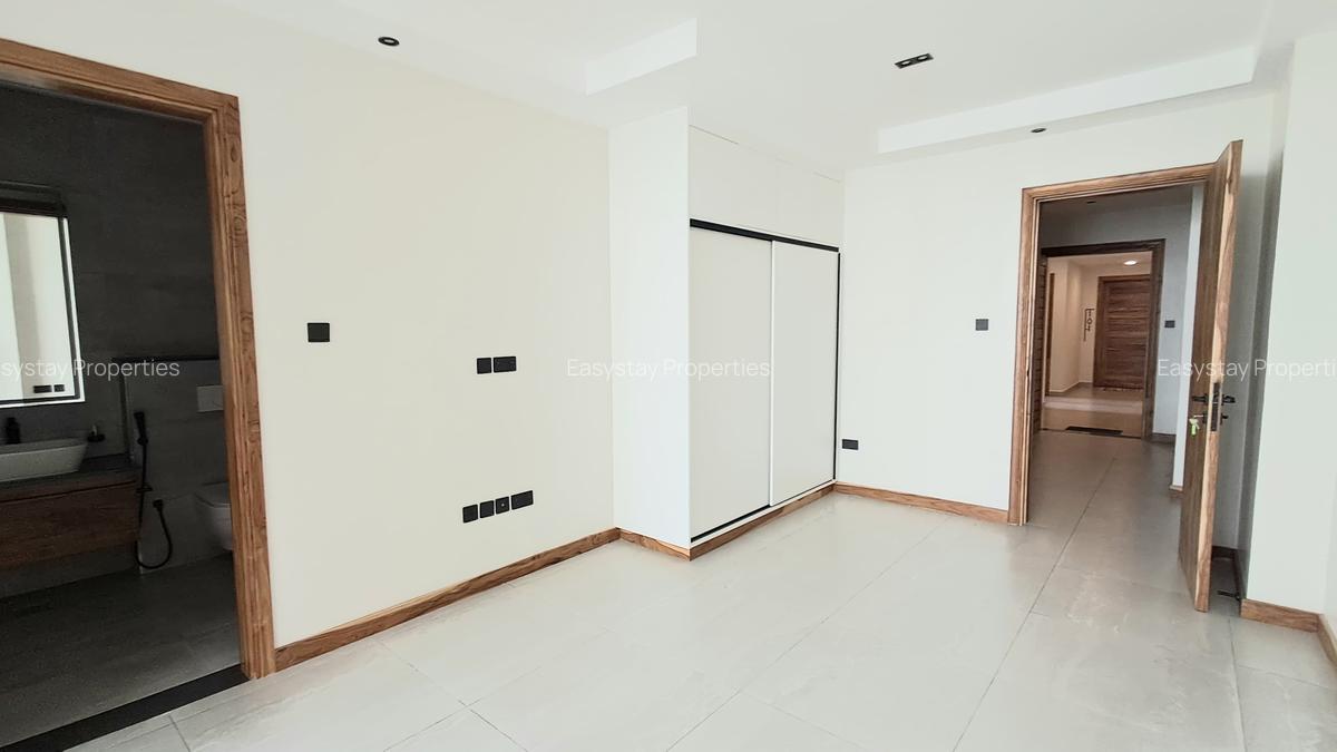 4 Bed Apartment with En Suite in Spring Valley - 5