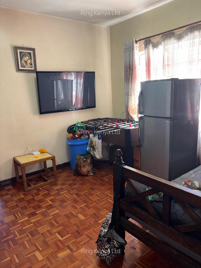 4 Bed House with En Suite in Lavington - 20