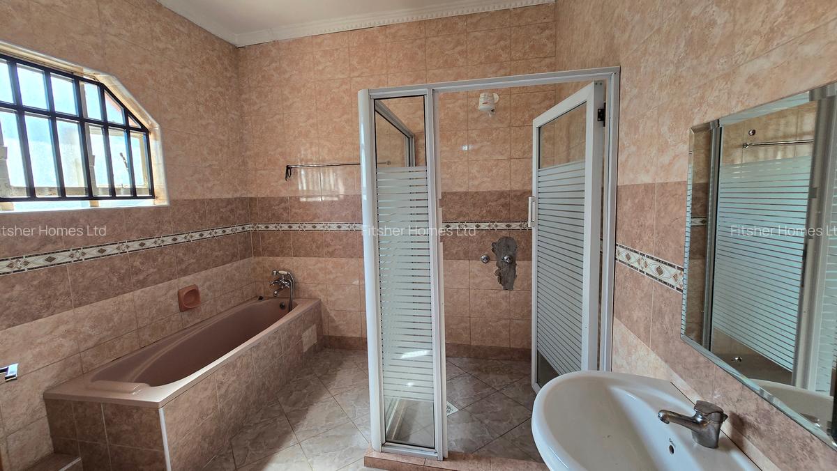 3 Bed House with En Suite in Garden Estate - 16