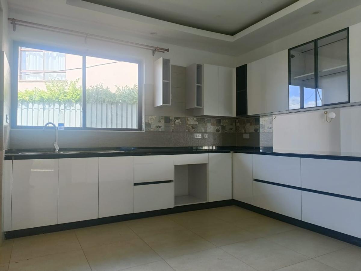 4 Bed Townhouse with En Suite in Kiambu Road - 13