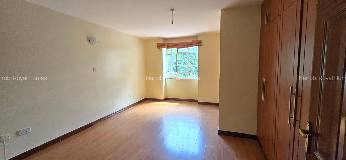 4 Bed Townhouse with En Suite at Lavington Green - 15