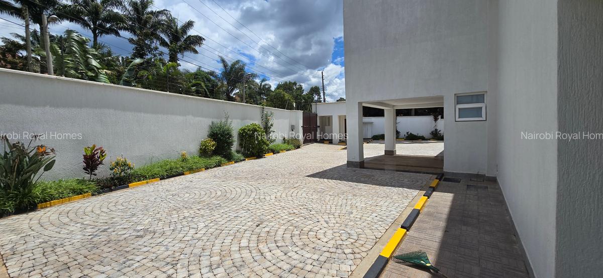 5 Bed House with En Suite at Runda Road - 12