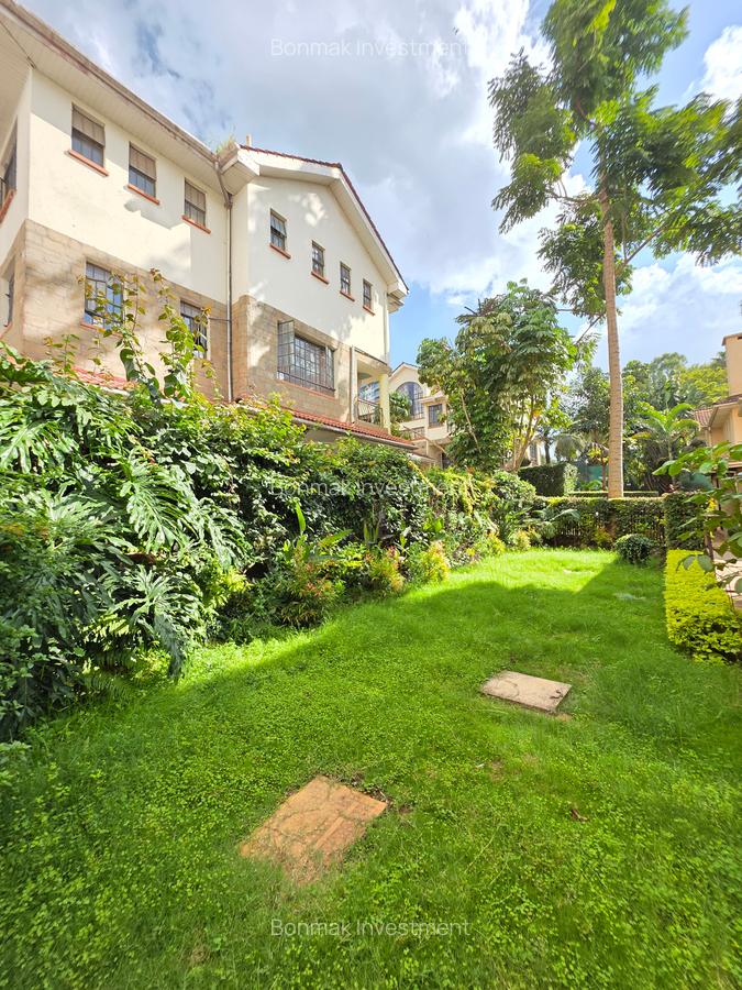 4 Bed Townhouse with En Suite at Lavington - 4