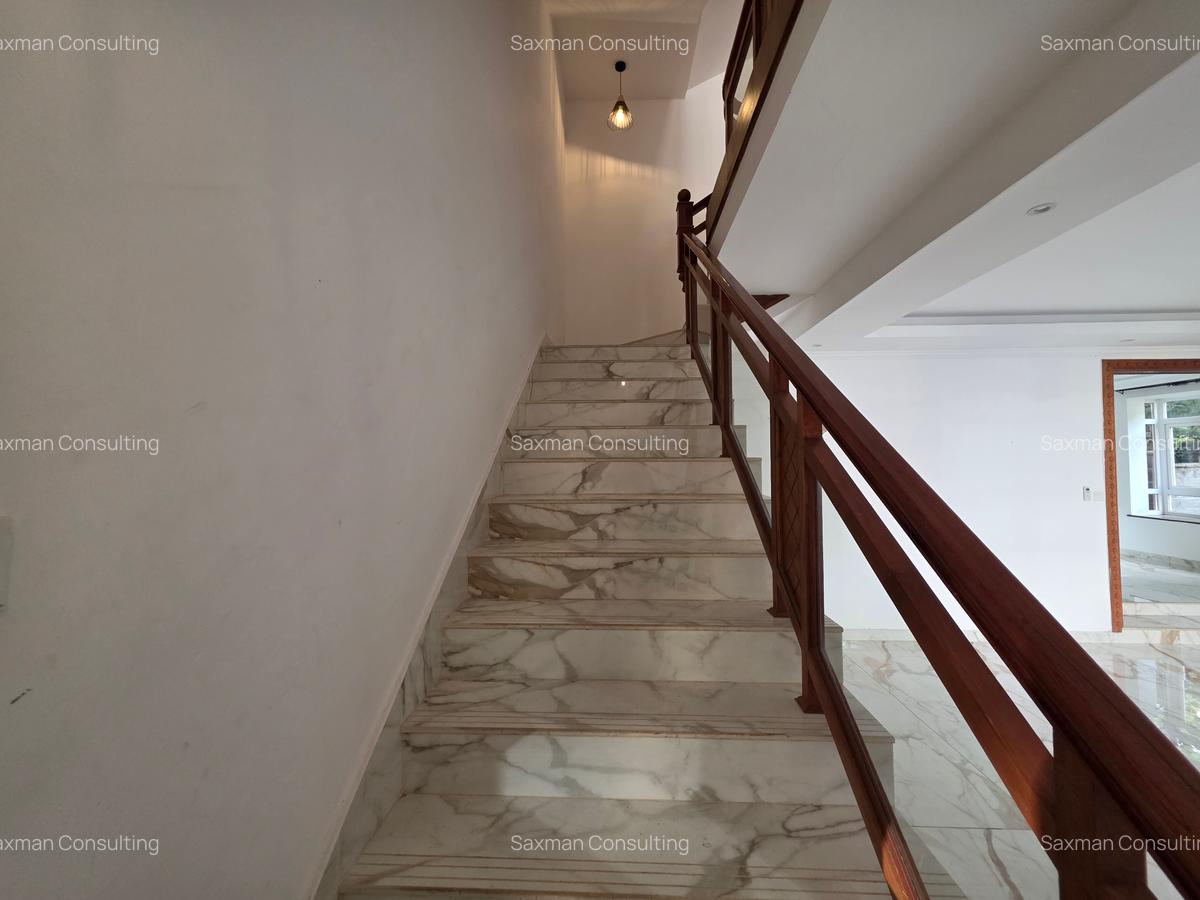 5 Bed Villa with En Suite in Lavington - 19