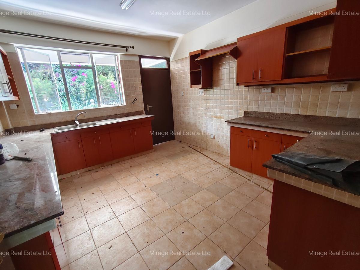 4 Bed Apartment with Borehole in Riverside - 17