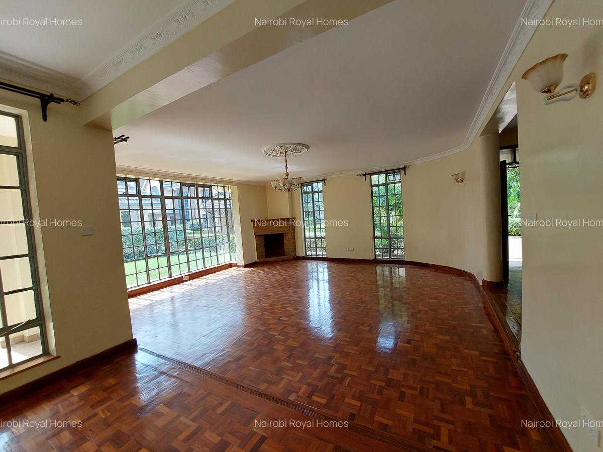 5 Bed Townhouse with En Suite at Lavington Road - 6