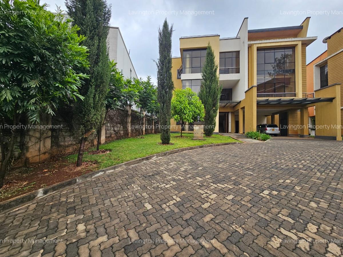 5 Bed Townhouse with En Suite at Lavington Green - 1