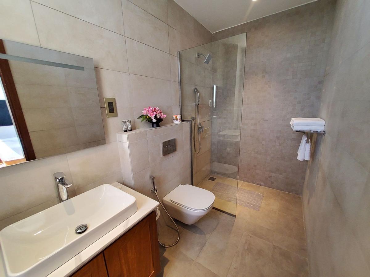 Serviced 2 Bed Apartment with En Suite in Westlands Area - 10