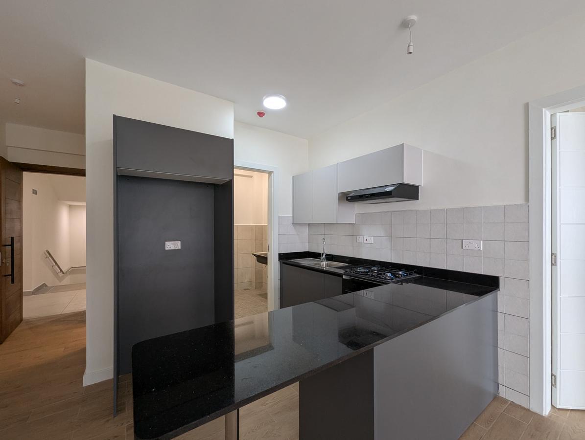 Serviced 1 Bed Apartment with En Suite in Lavington - 2
