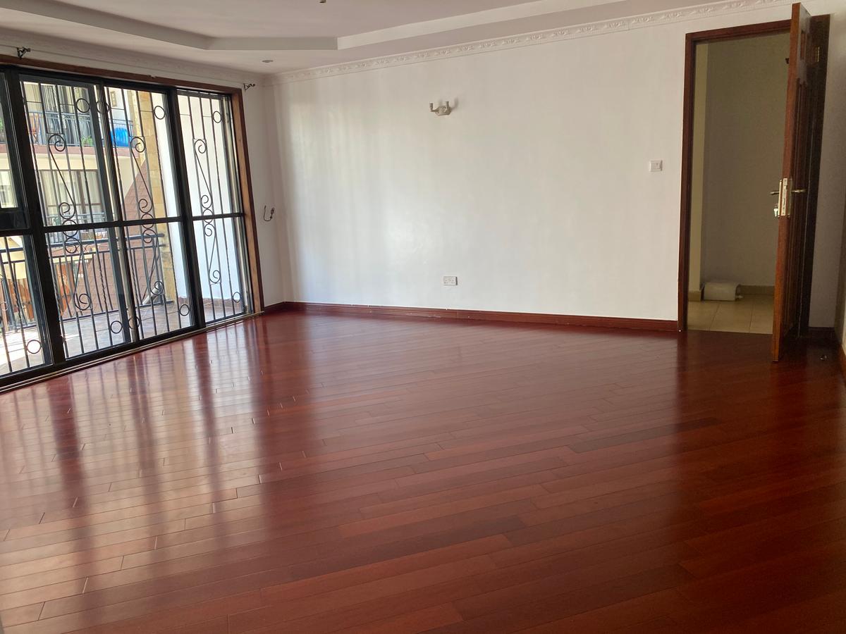 3 Bed Apartment with En Suite at Lavington - 6