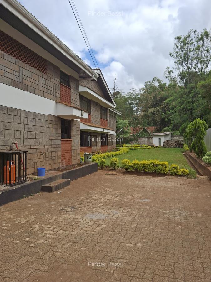 Commercial Property with Service Charge Included at Camellia Close ( Un Avenue) - 12