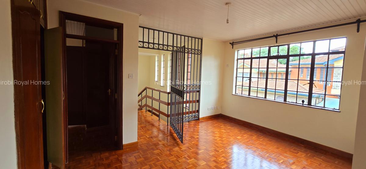 4 Bed Townhouse with En Suite at Lavington Mall - 8