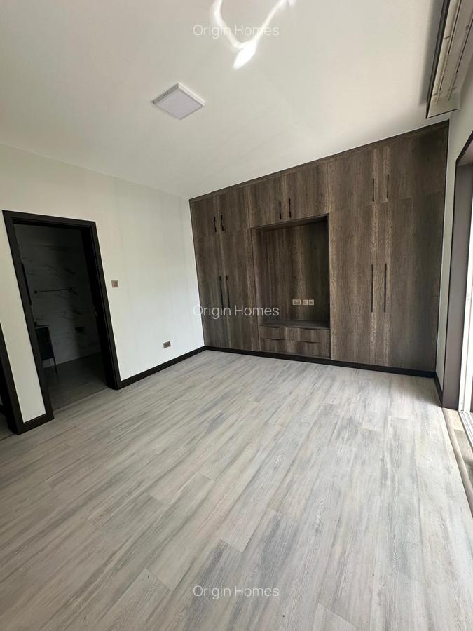 2 Bed Apartment with En Suite at Riverside Drive - 5