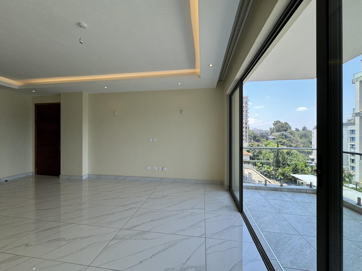 3 Bed Apartment with En Suite in General Mathenge