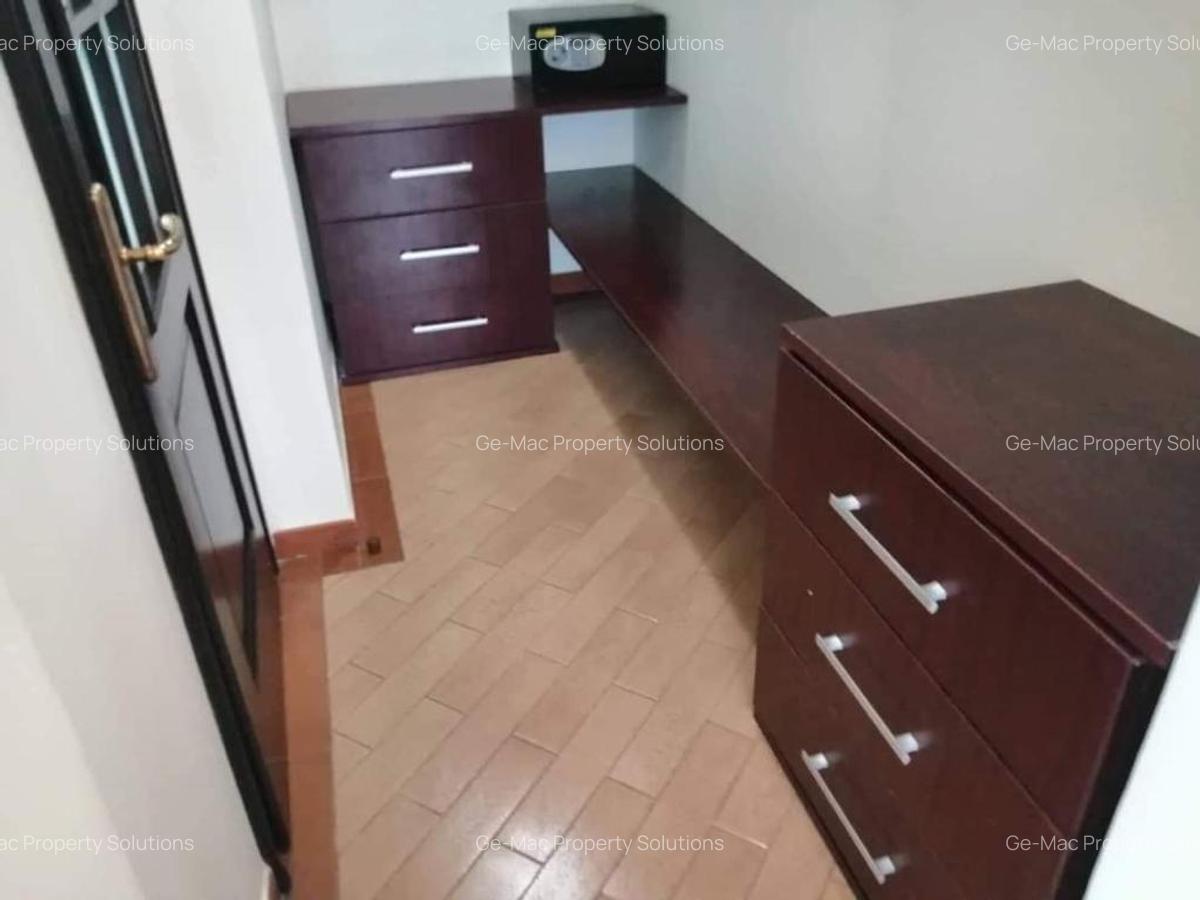 4 Bed House with En Suite in Spring Valley - 18