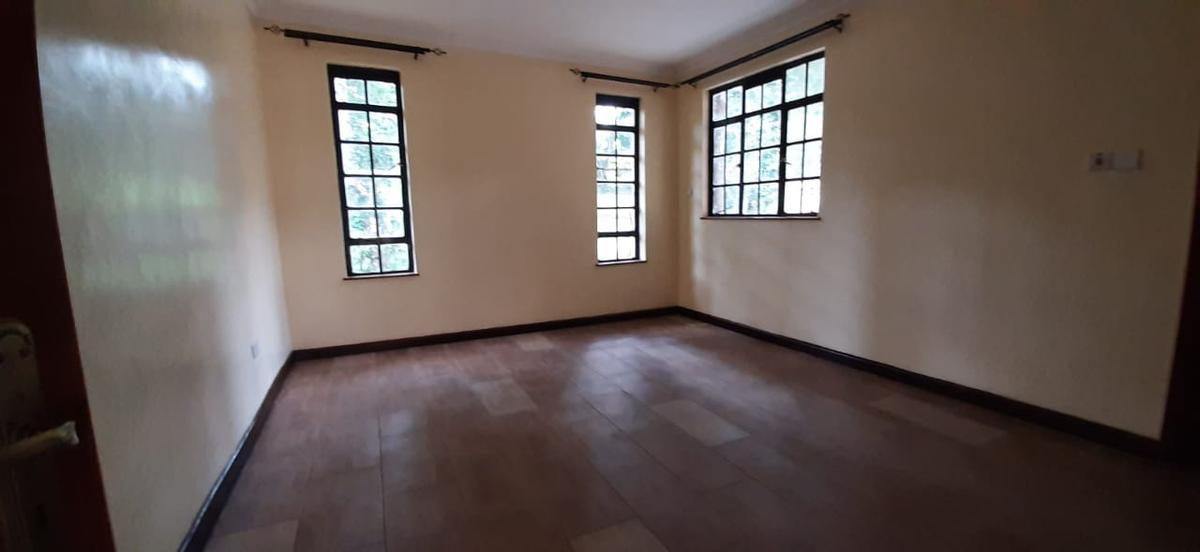 5 Bed Townhouse with En Suite at Kyuna Crescent - 10