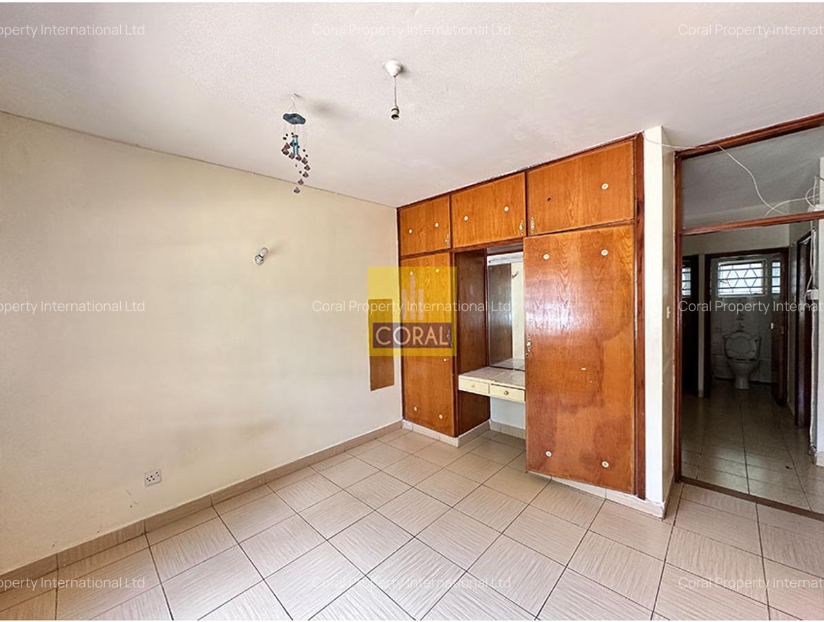 4 Bed Apartment in Parklands - 10