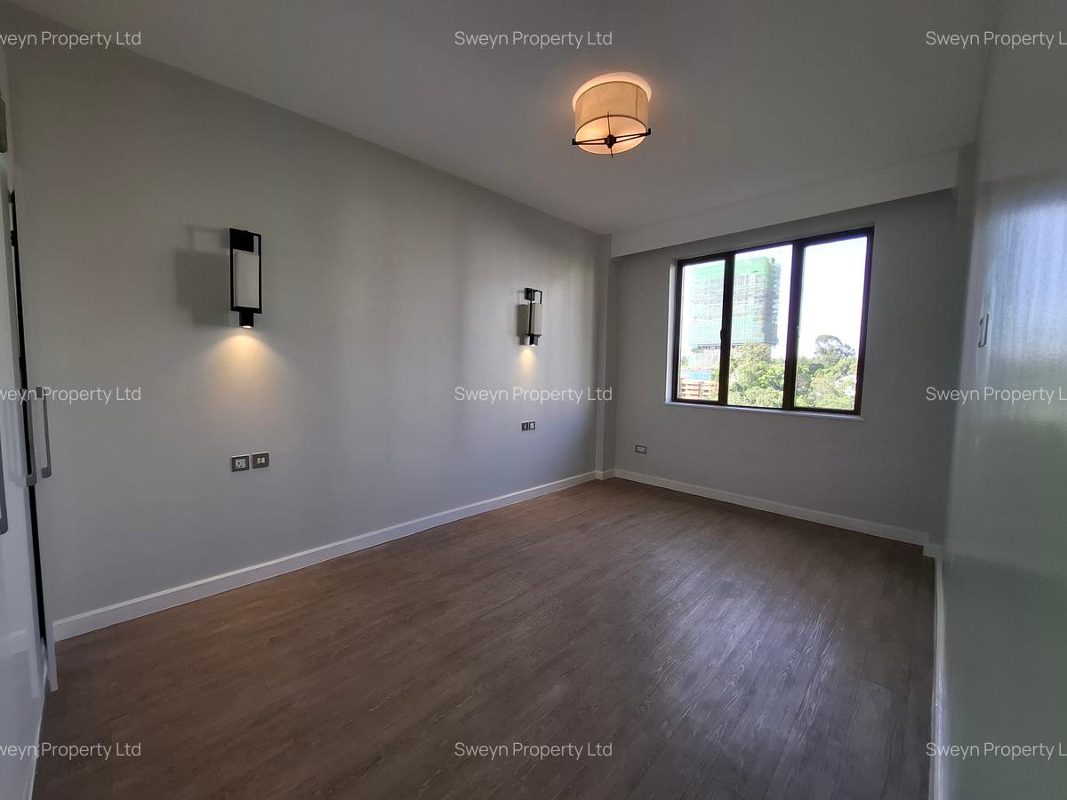 1 Bed Apartment with En Suite in Riverside - 3