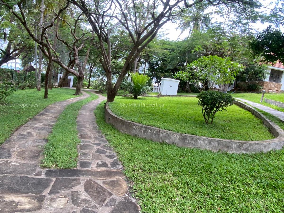 4 Bed Villa with En Suite at Malindi - 6