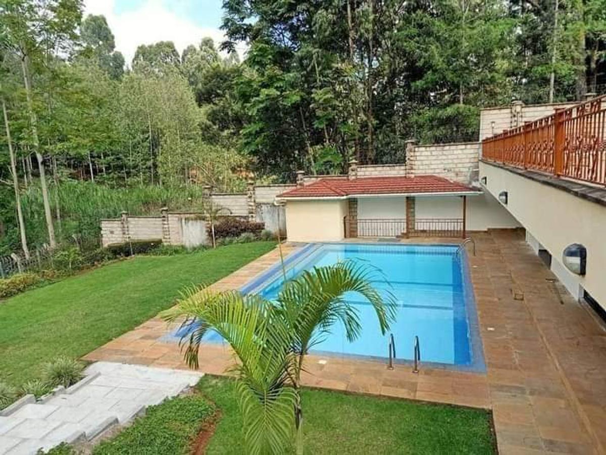 4 Bed House with Swimming Pool at Rosslyn - 6