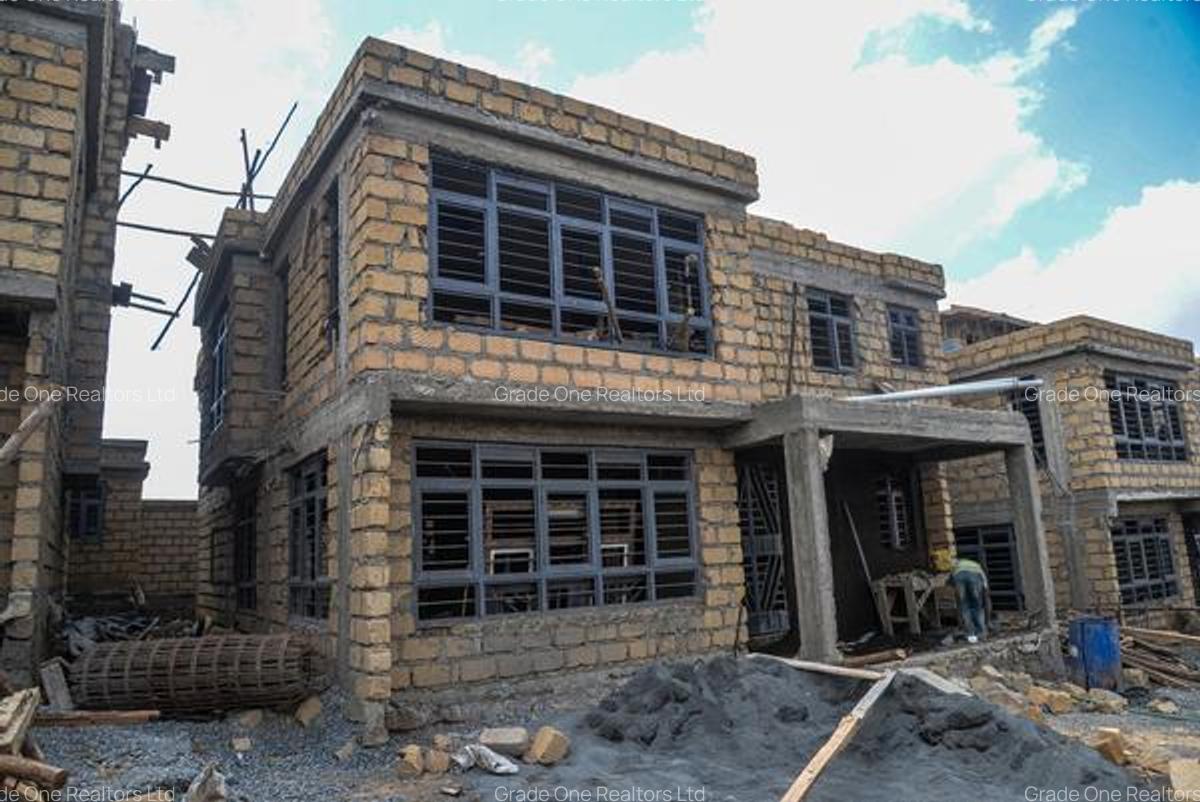 5 Bed Villa with En Suite at Karai - 15