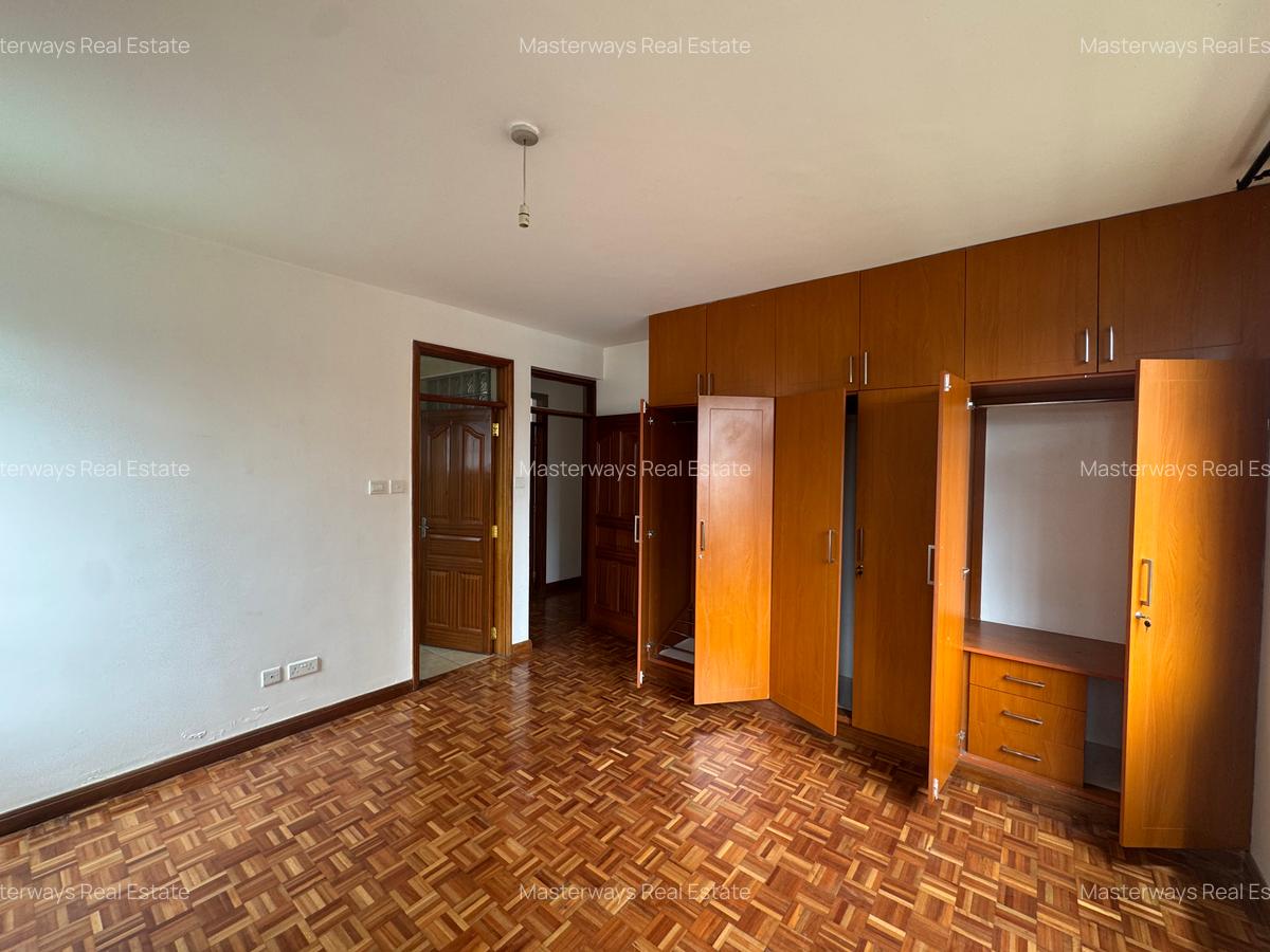 3 Bed Apartment with En Suite in Lavington - 18