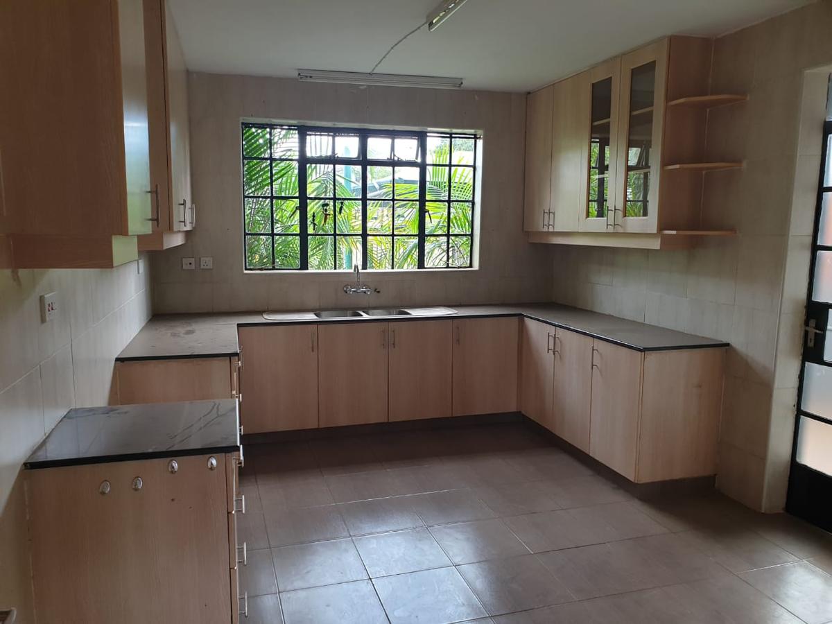 3 Bed Townhouse with En Suite in Kiambu Road - 6