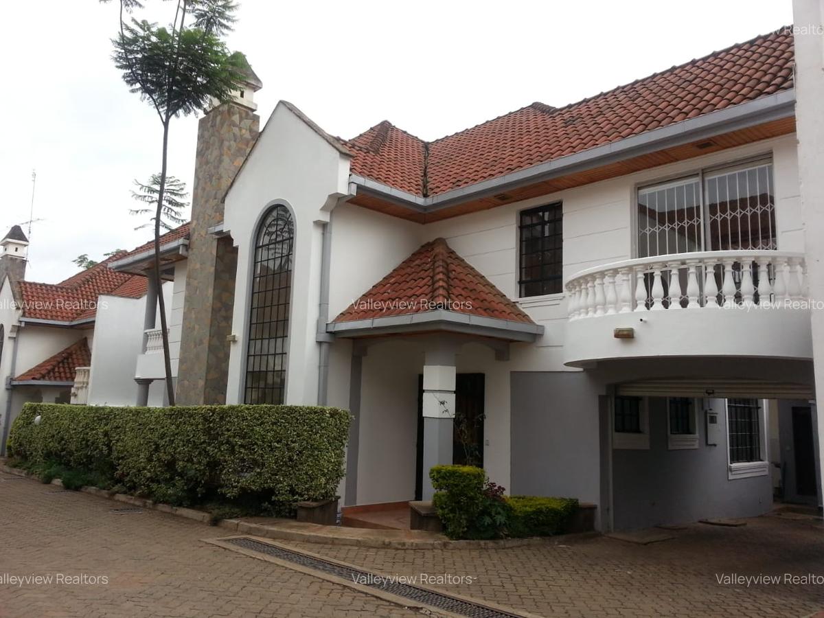 4 Bed Townhouse with En Suite at Lavington - 13