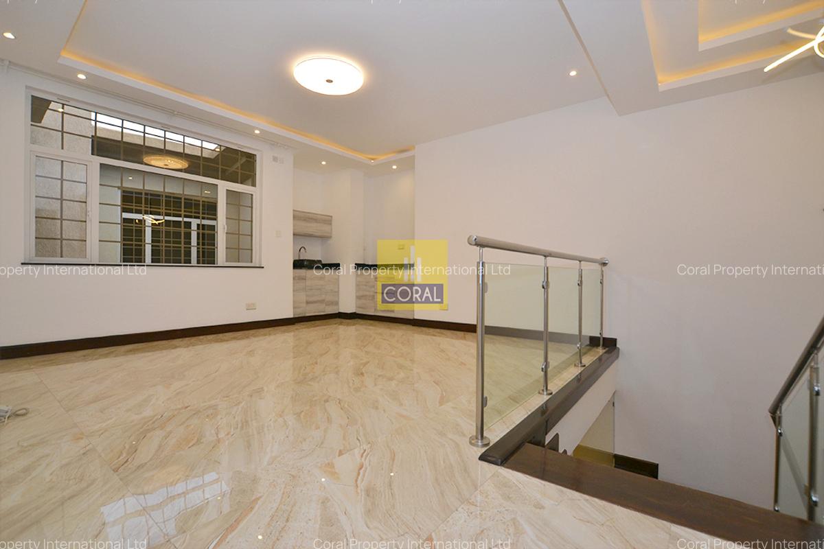 4 Bed Townhouse with Garden in Spring Valley - 6