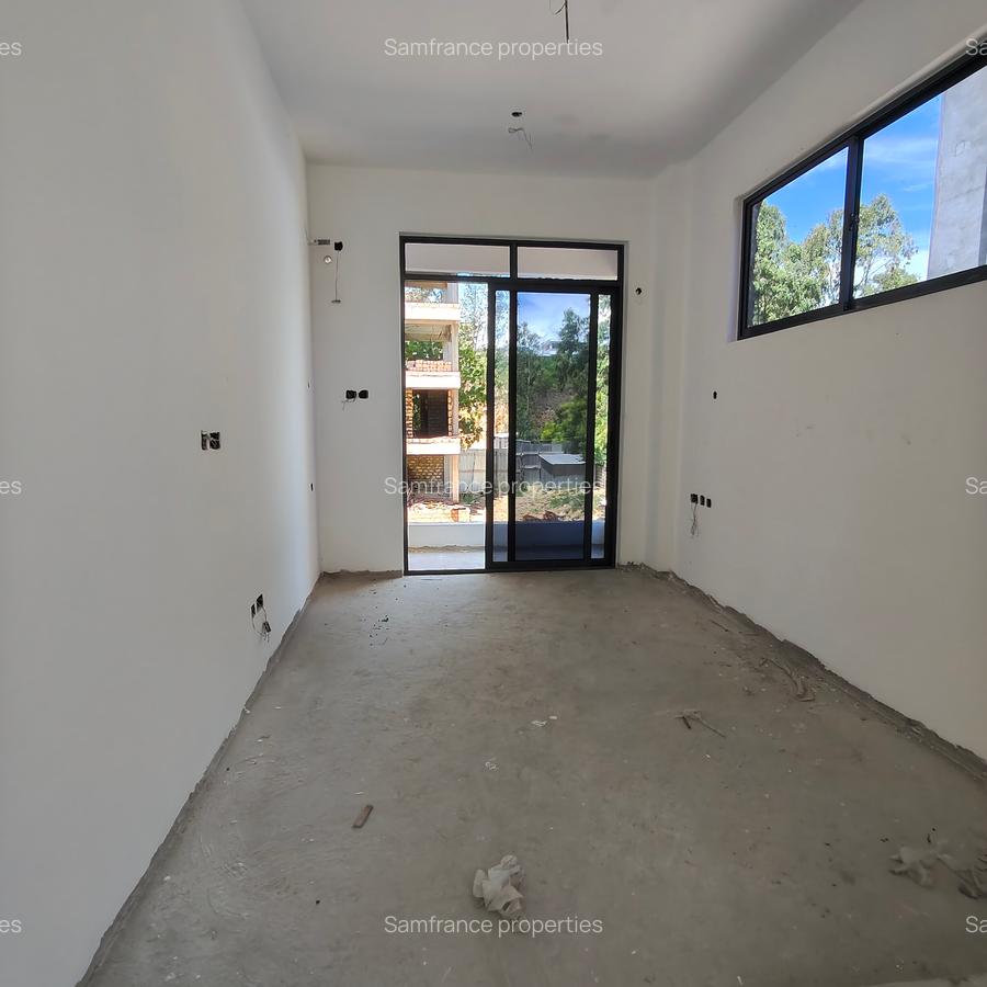 Serviced 1 Bed Apartment with En Suite at Serena Road - 8