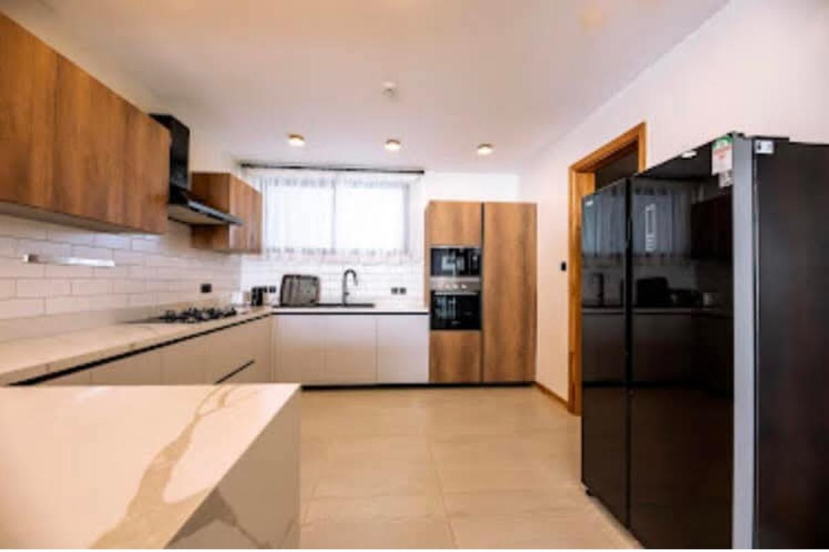 Serviced 3 Bed Apartment with En Suite in Spring Valley - 11