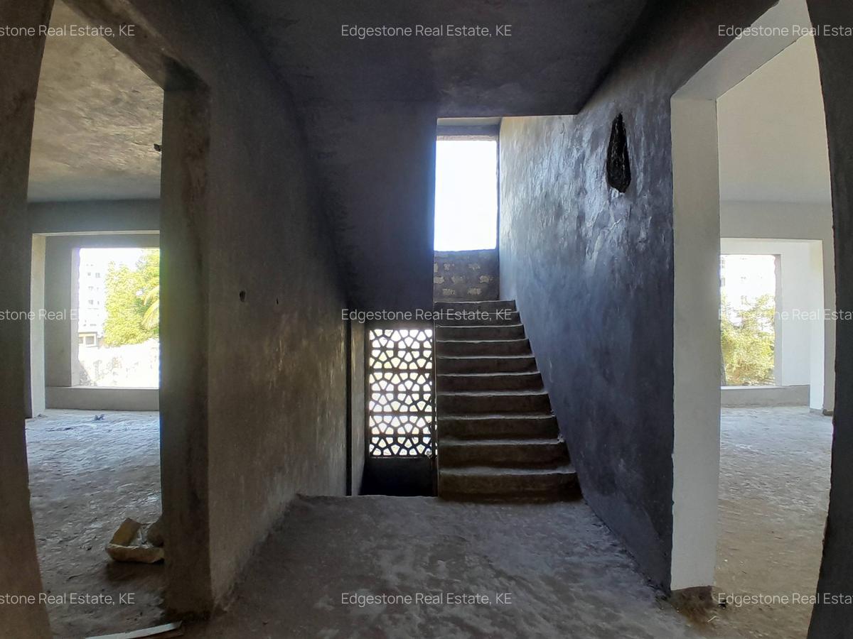 2 Bed Apartment with En Suite in Mtwapa - 13