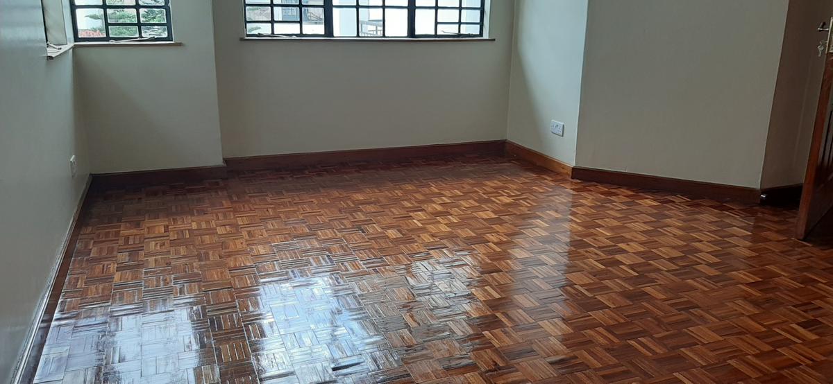 4 Bed Townhouse with En Suite in Westlands Area - 11