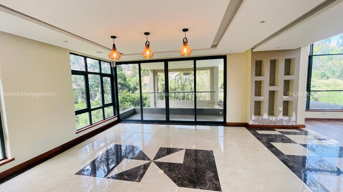 5 Bed Villa with En Suite in Spring Valley - 7