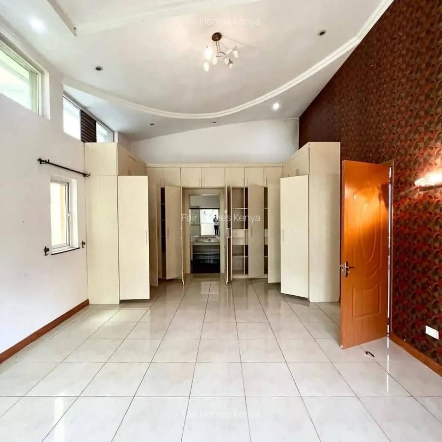 4 Bed Townhouse with En Suite at Riverside Drive - 7