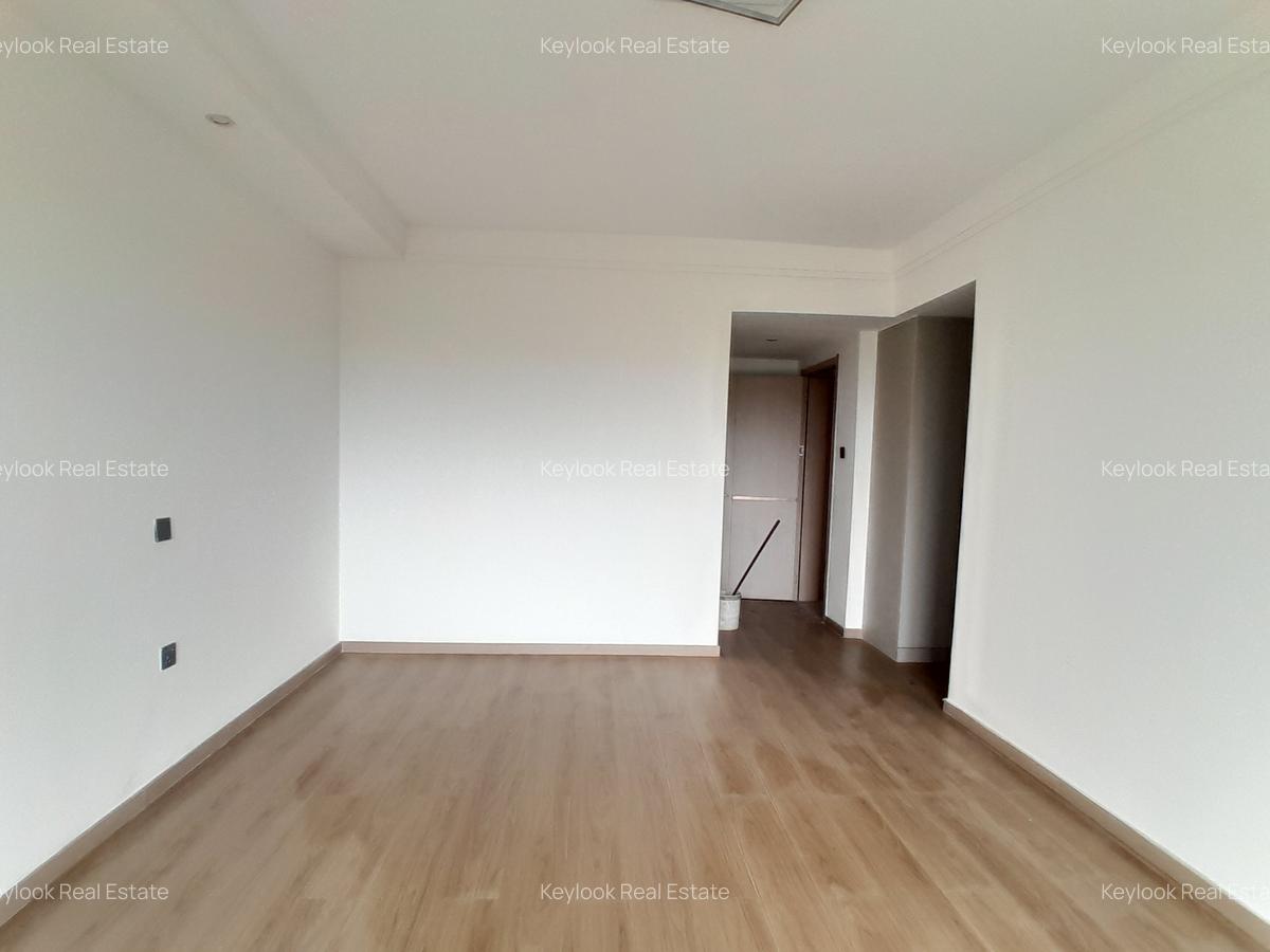 3 Bed Apartment with En Suite at Riverside Drive - 12