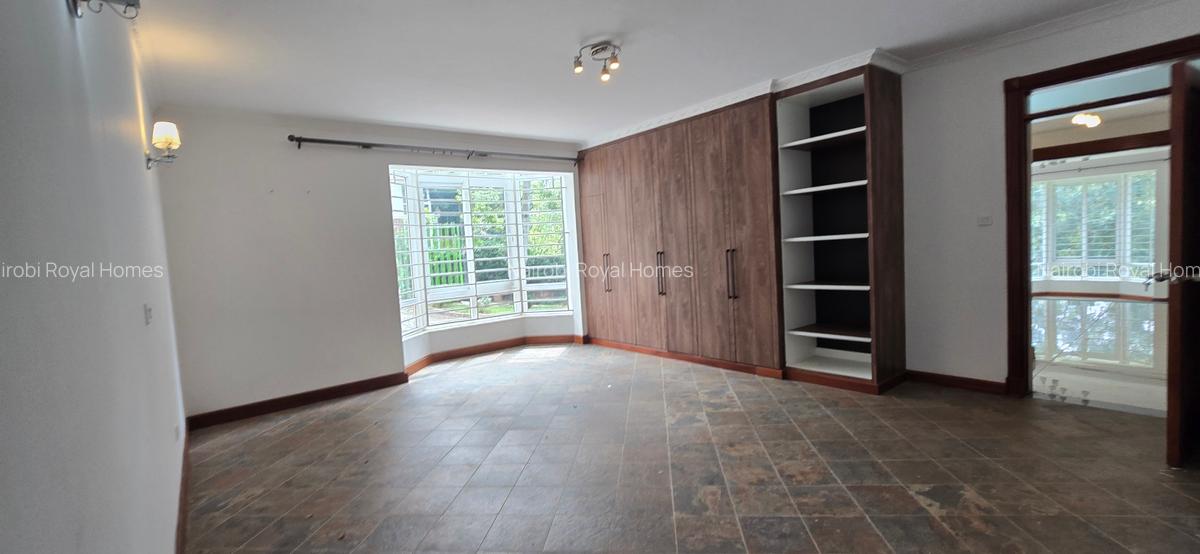 5 Bed Townhouse with En Suite at Rosslyn Lone Tree - 19