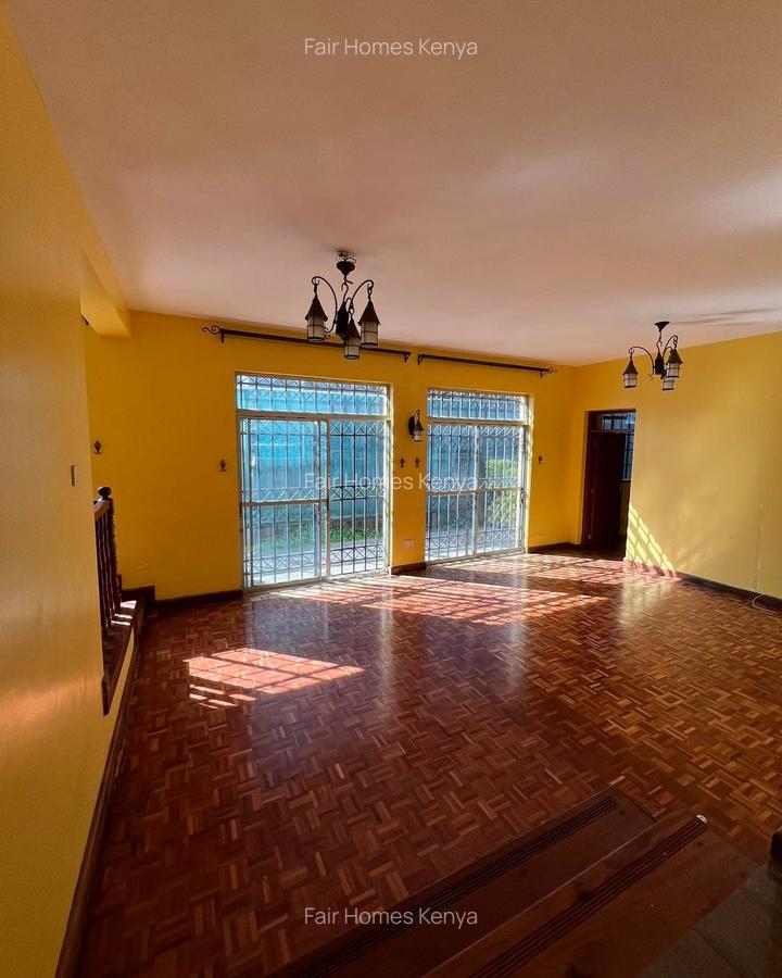 4 Bed Townhouse with En Suite at Lavington Green - 2