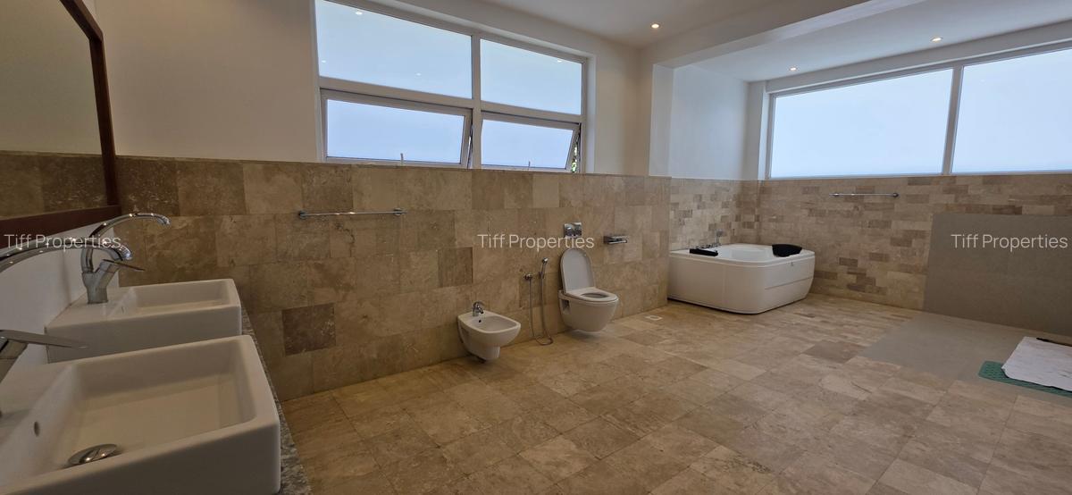 5 Bed House in Runda - 11