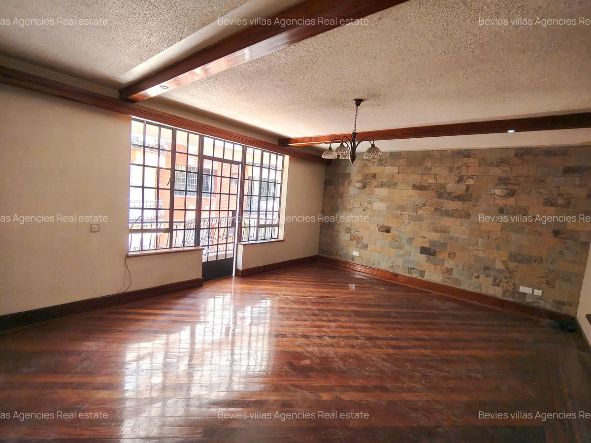 3 Bed Apartment with En Suite at Parklands - 2