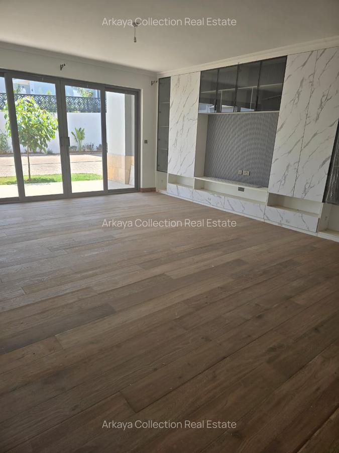 5 Bed Townhouse with En Suite in Lavington - 3