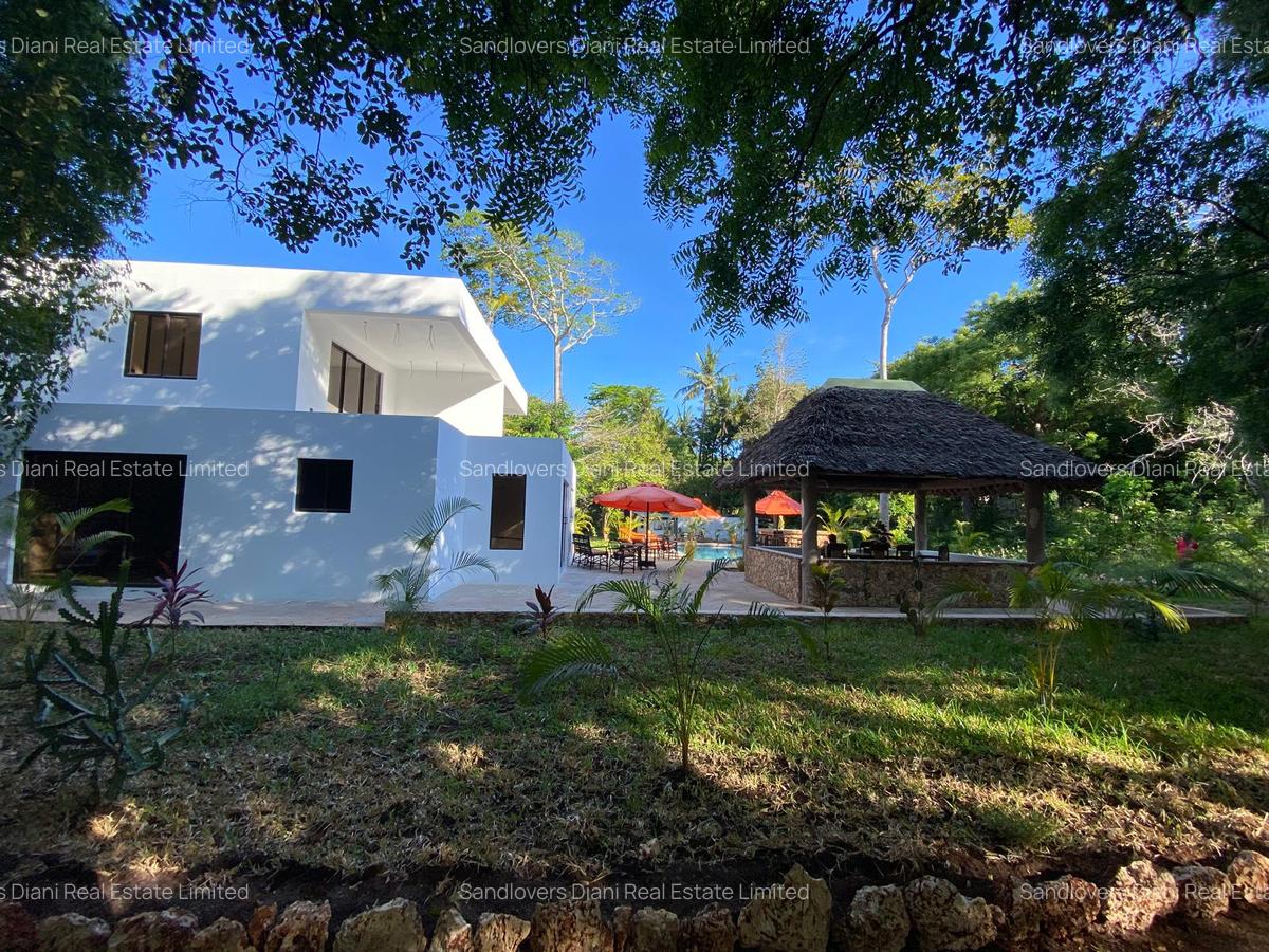 6 Bed Villa with En Suite in Diani - 10